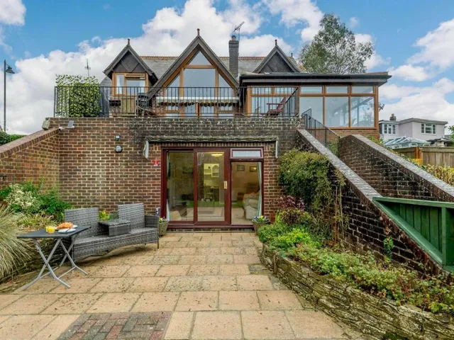 A Compact Retreat: 1 Bed in Fordingbridge