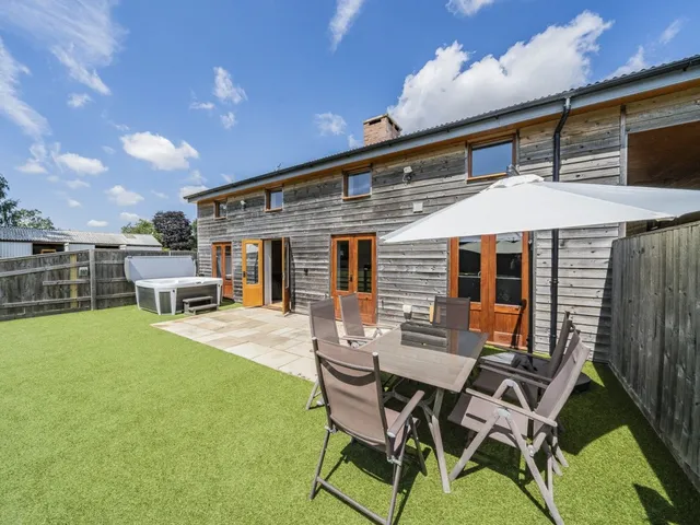 Goesmere Barns, Damerham