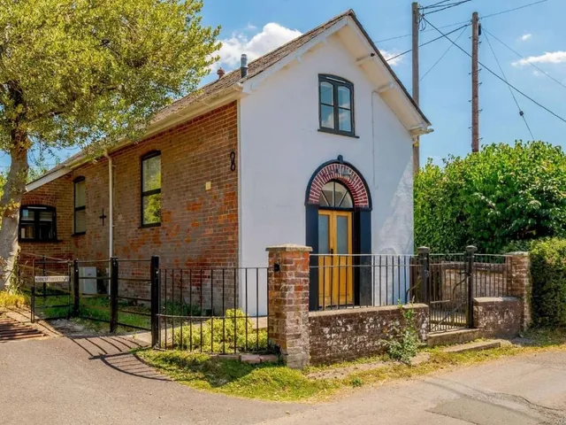 Staying at The Old Chapel in Woodgreen