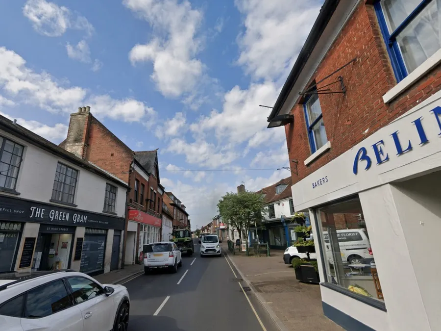 A realtively light traffic day on Fordingbridge High Street