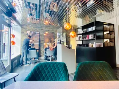 Carl Hillwood Salon