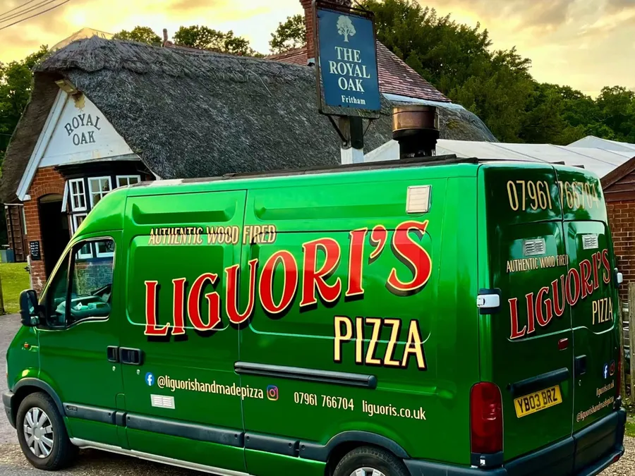 Liguoris Handmade Pizza van